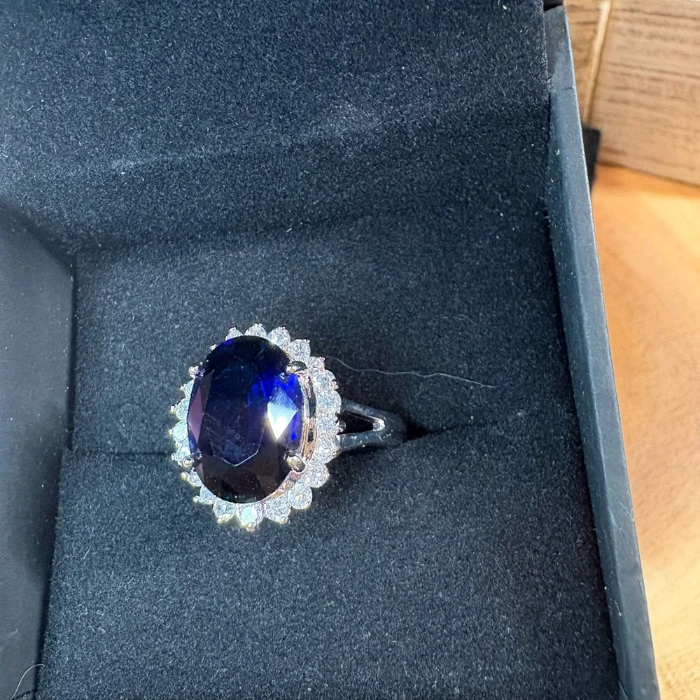 Avon 925 Princess Diana Ring 💙